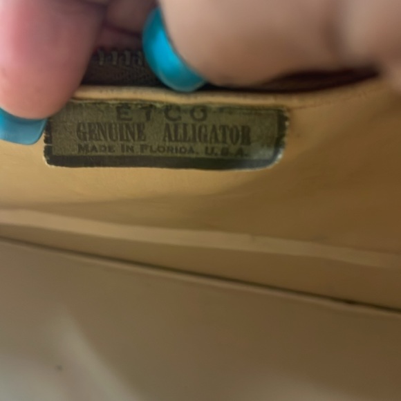 Alligator Handbag - Picture 11 of 17